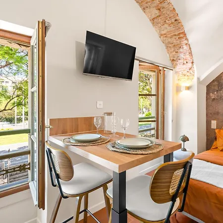 Renting - Crottib - Rare Pearl Typical Chic Massena & Sea